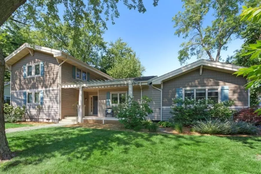 15629 Nannene Avenue, Union Pier, MI 49129