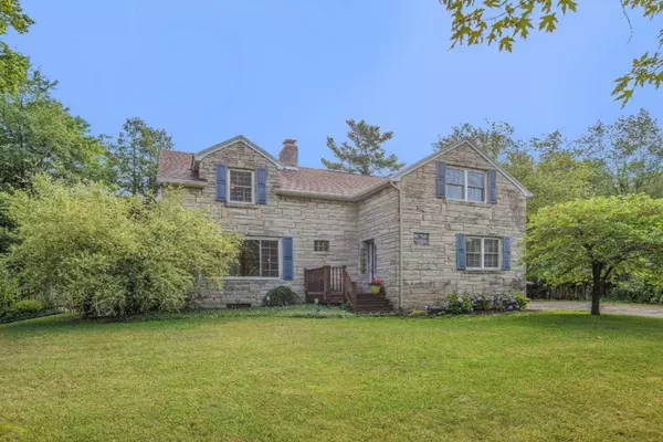 15008 Lakeshore Drive, Grand Haven, MI 49417