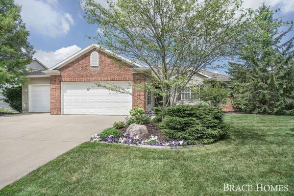 4345 Oak Meadow Drive, Hudsonville, MI 49426