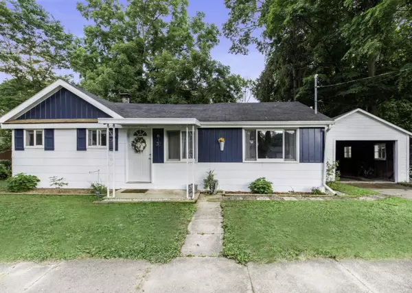 32 Maple, Galesburg, MI 49053