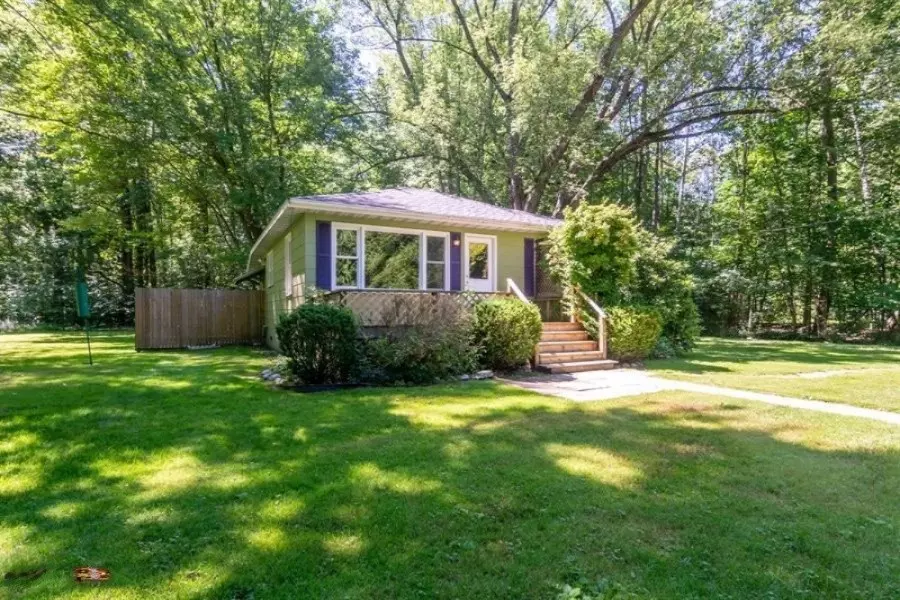 16212 Krob Road, Union Pier, MI 49129