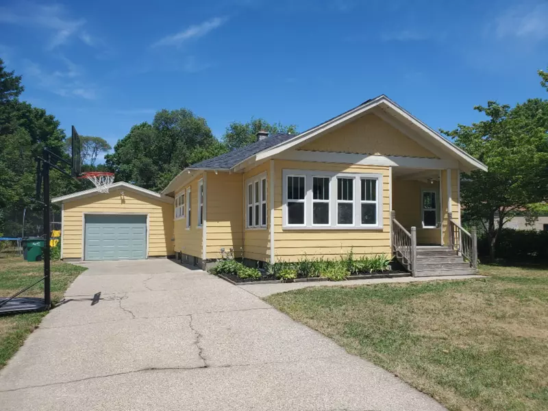 233 South Street, Spring Lake, MI 49456