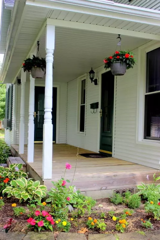Jonesville, MI 49250,301 Grant Street