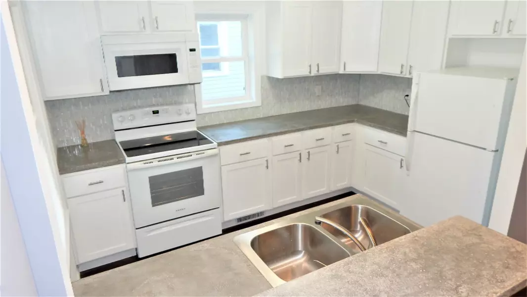 3627 Lowcroft Avenue, Lansing, MI 48910