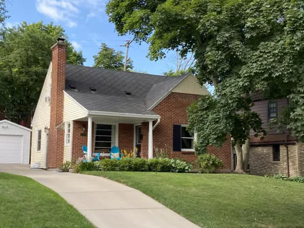 East Grand Rapids, MI 49506,2604 Albert SE Drive