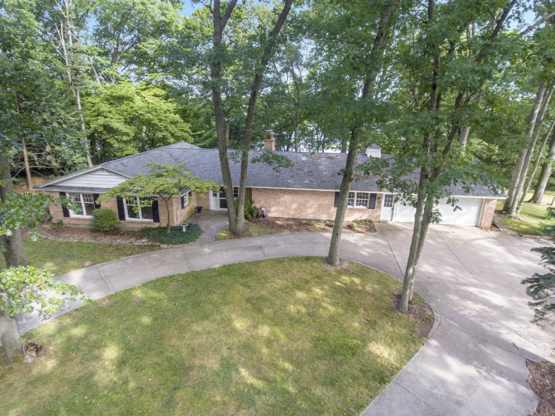 422 Lake Drive, Allegan, MI 49010