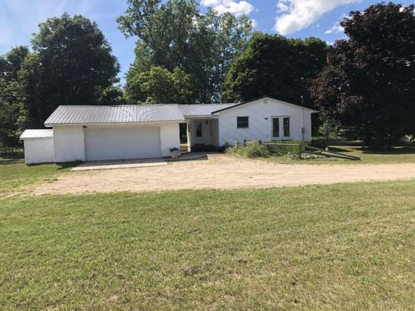 7561 E M-20, Hesperia, MI 49421