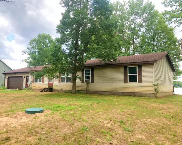 17311 E Suwanee Trail, Howard City, MI 49329