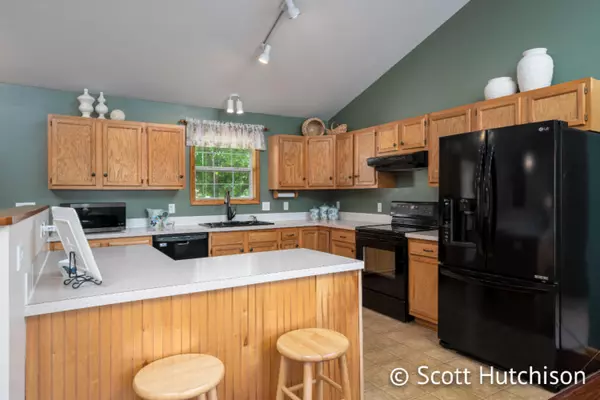 Comstock Park, MI 49321,9225 Dayton Oaks Court