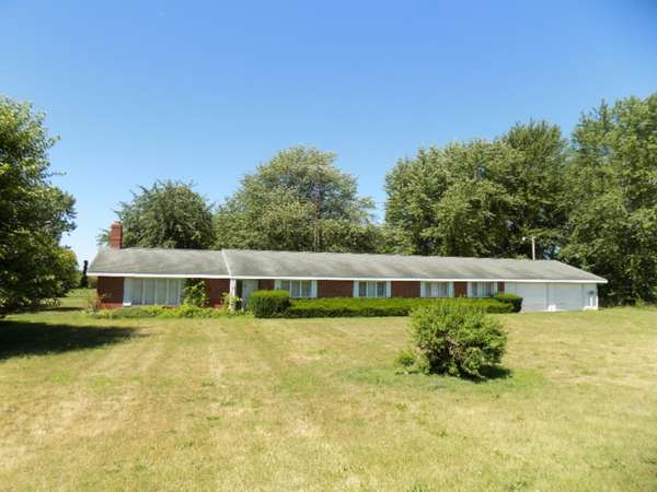 1550 Friday Road, Coloma, MI 49038