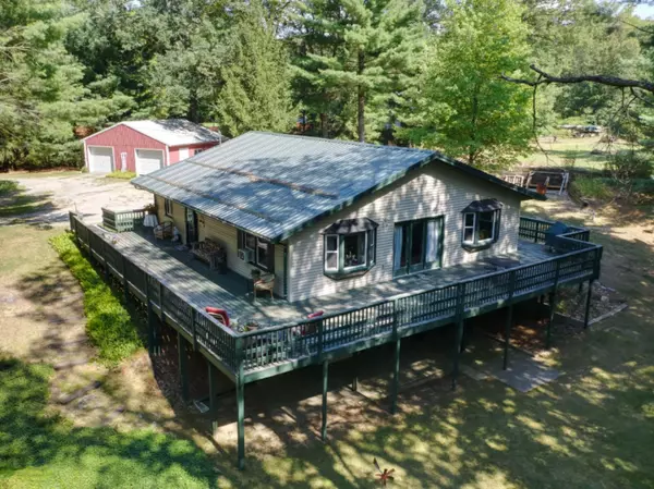 5841 E Holton Whitehall Road, Holton, MI 49425