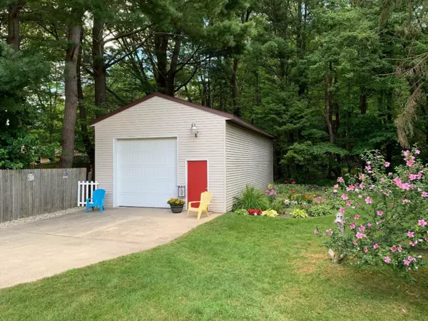 Fruitport, MI 49415,6554 Cottonwood Drive