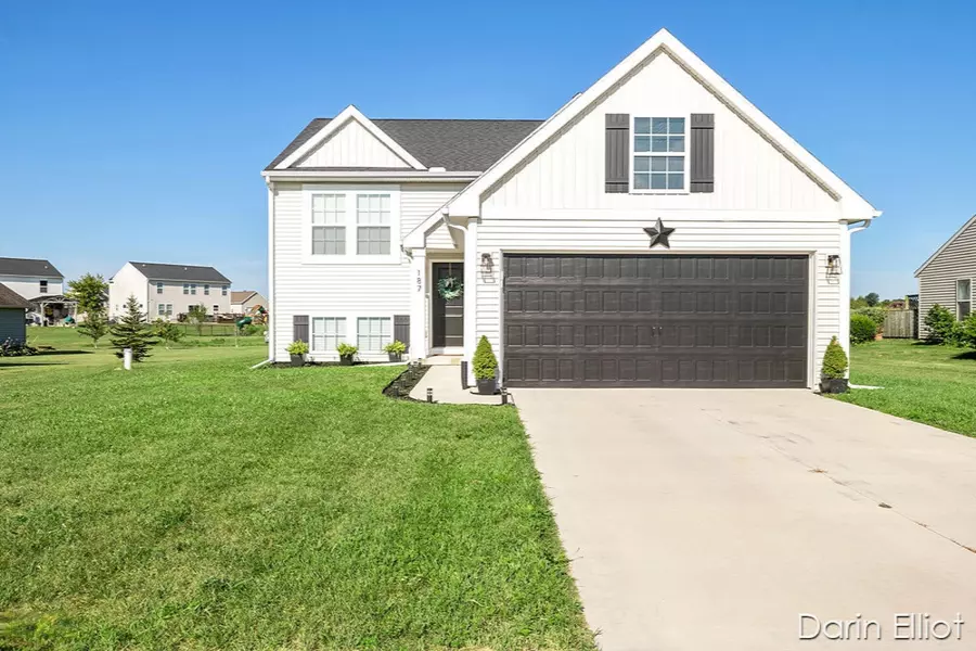187 Sweet Meadow Drive, Kent City, MI 49330