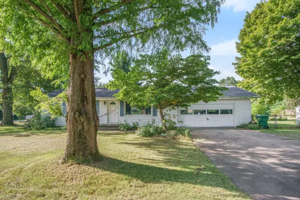 Edwardsburg, MI 49112,23205 N Shore Drive