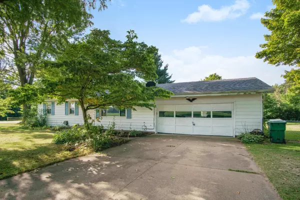 Edwardsburg, MI 49112,23205 N Shore Drive