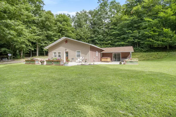 7171 W Deer Road, Mears, MI 49436