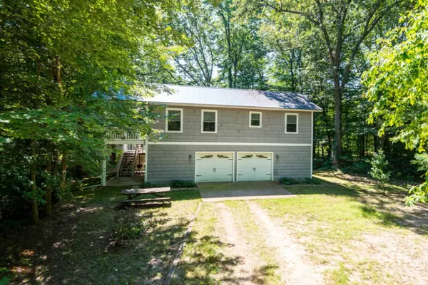 53081 W Shore Court, Grand Junction, MI 49056