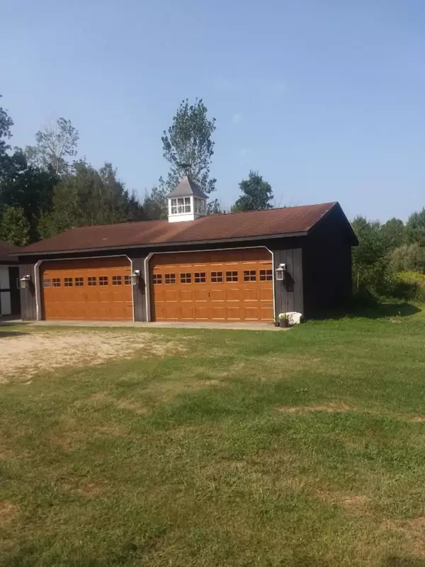 1286 64th Street, Fennville, MI 49408