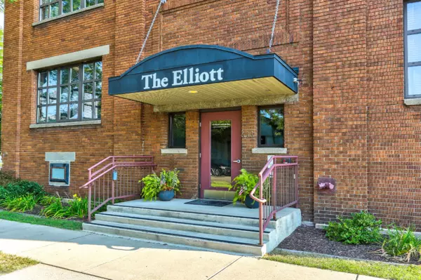 Grand Haven, MI 49417,633 Elliott Avenue #5