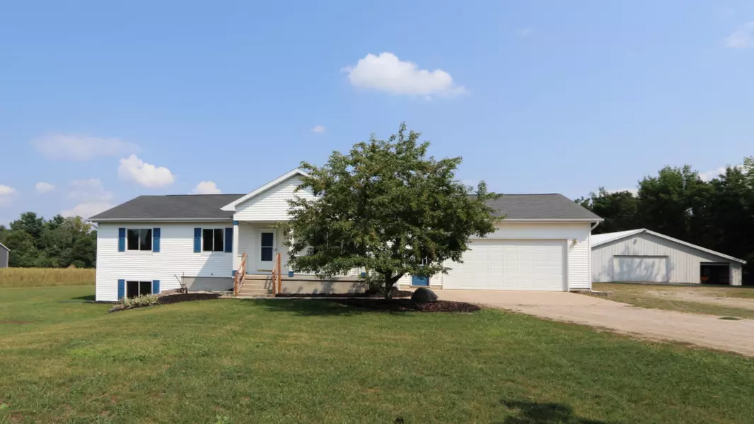 17630 Callen Avenue, Kent City, MI 49330