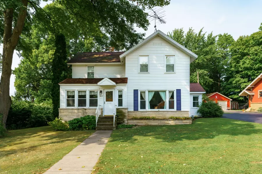 403 E Kalamazoo Street, Bloomingdale, MI 49026