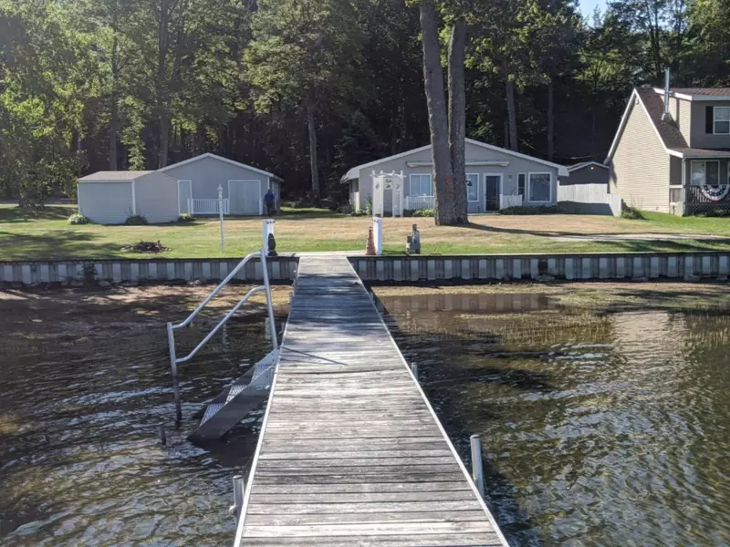 2066 Wolf Lake Drive, Baldwin, MI 49304