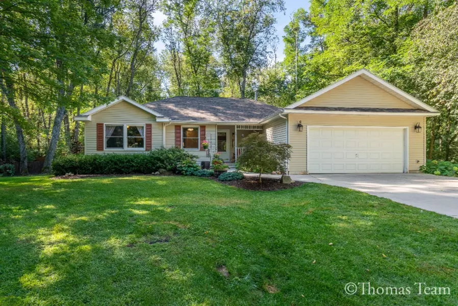 42 Flat River SE Drive, Lowell, MI 49331