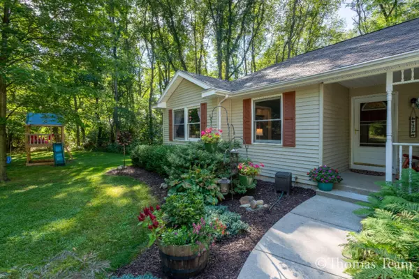 Lowell, MI 49331,42 Flat River SE Drive
