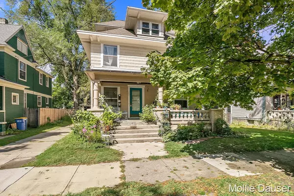 227 Warren SE Avenue, Grand Rapids, MI 49506