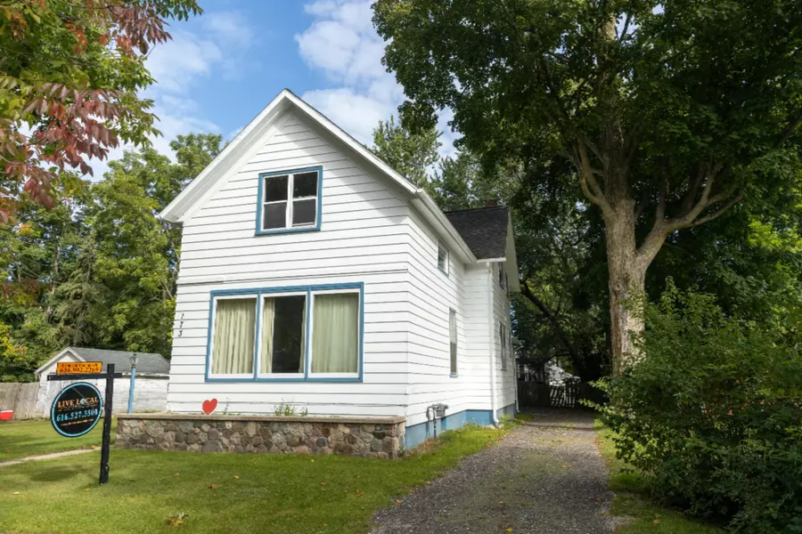 173 Church Street, Saranac, MI 48881