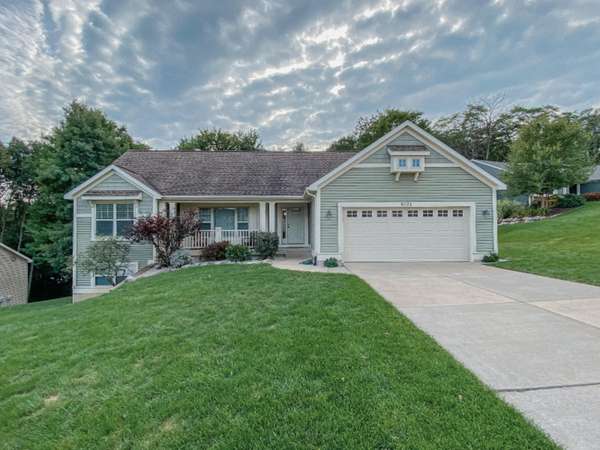 6321 W Canterbury NE Drive, Belmont, MI 49306