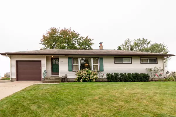 1204 Taylor Avenue, Grand Haven, MI 49417