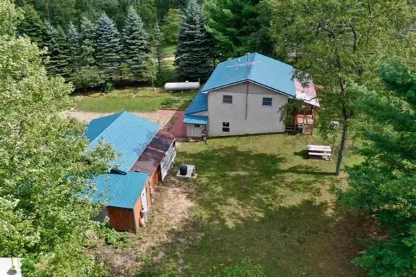 2689 Arbak Lane, Marion, MI 49665