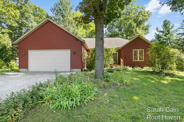 5880 Verta NE Drive, Belmont, MI 49306