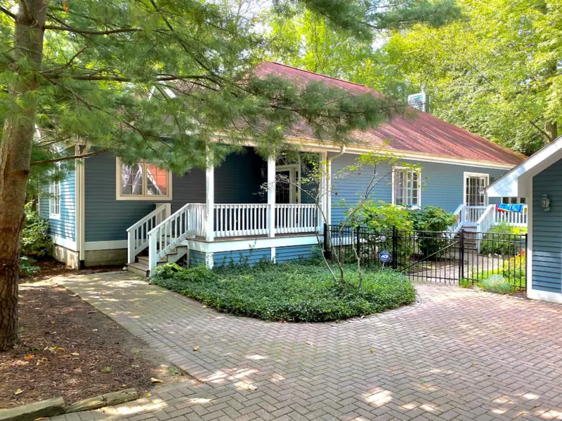 16150 Lakeshore Road, Union Pier, MI 49129