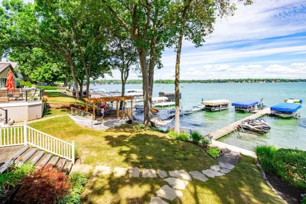 Cassopolis, MI 49031,21946 Lake Street