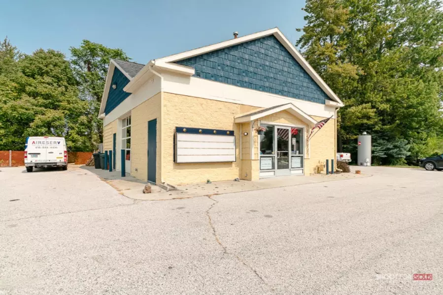 14721 Cleveland Street, Spring Lake, MI 49456