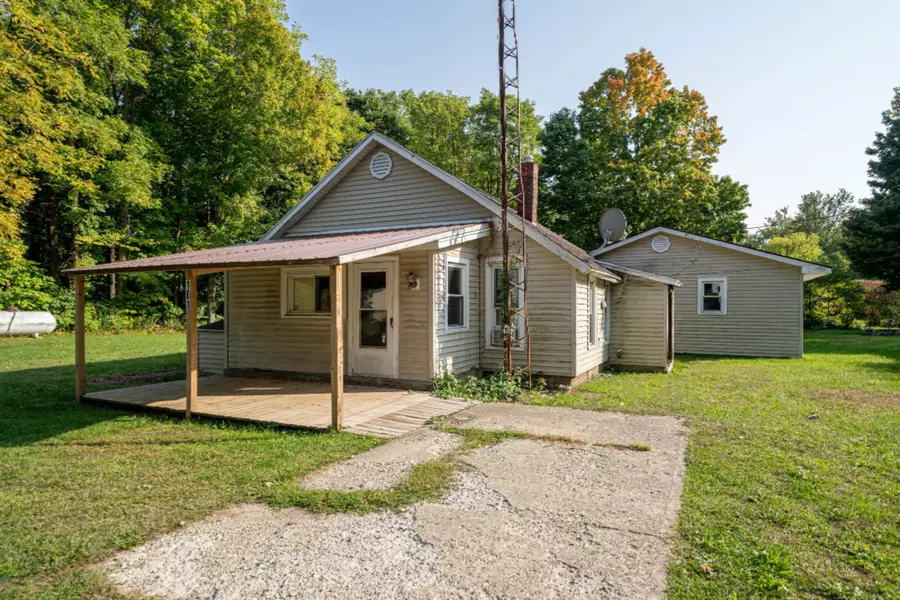 101 Saint Joseph Street, Burlington, MI 49029