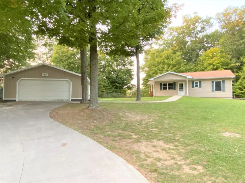 4138 E Shore Drive, Stanton, MI 48888