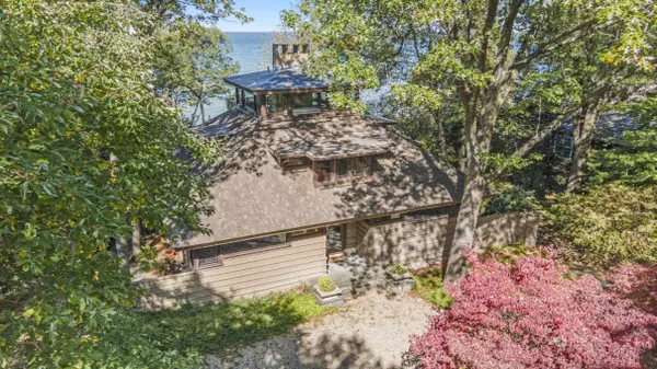 16560 Westway Drive, New Buffalo, MI 49117