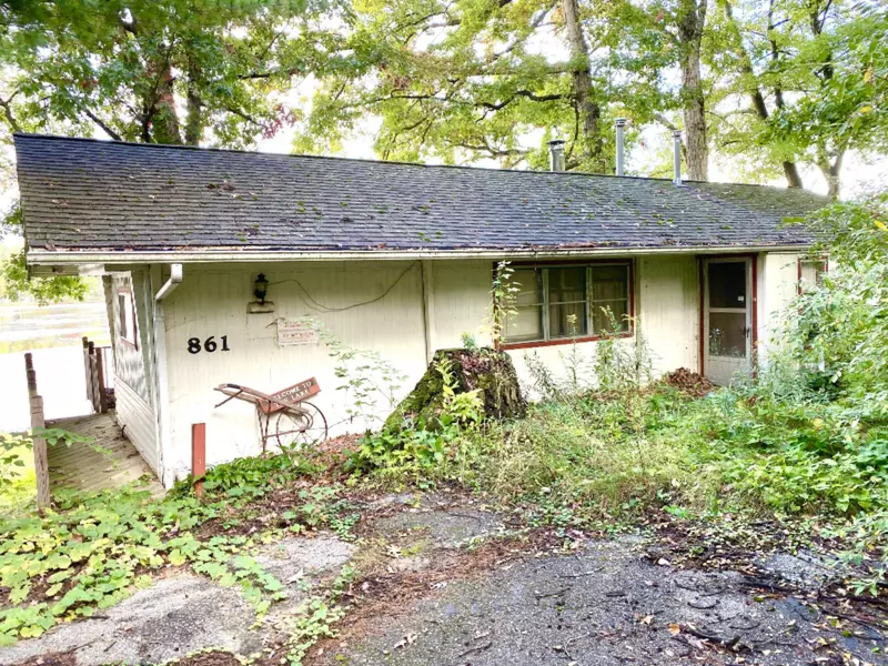 861 James C, Vestaburg, MI 48891