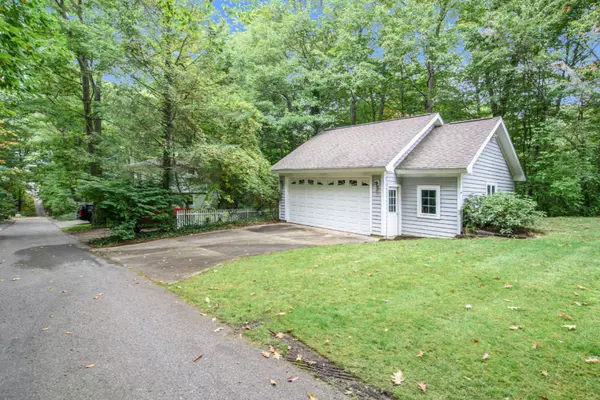 West Olive, MI 49460,17131 Trillium Ridge