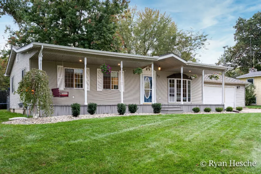 52 Washington Street, Saranac, MI 48881