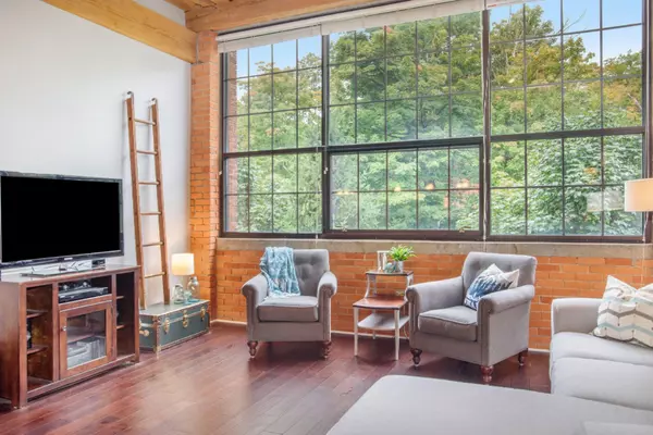 Holland, MI 49423,533 Columbia Avenue #212