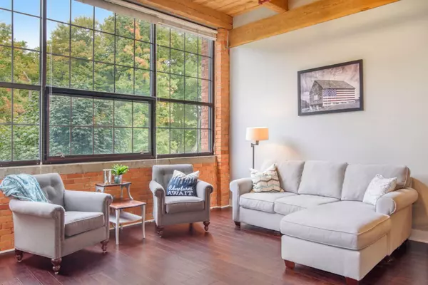 Holland, MI 49423,533 Columbia Avenue #212