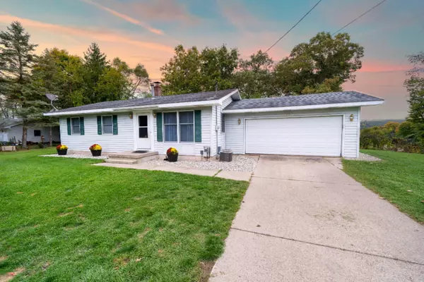 13261 Vergennes SE Street, Lowell, MI 49331