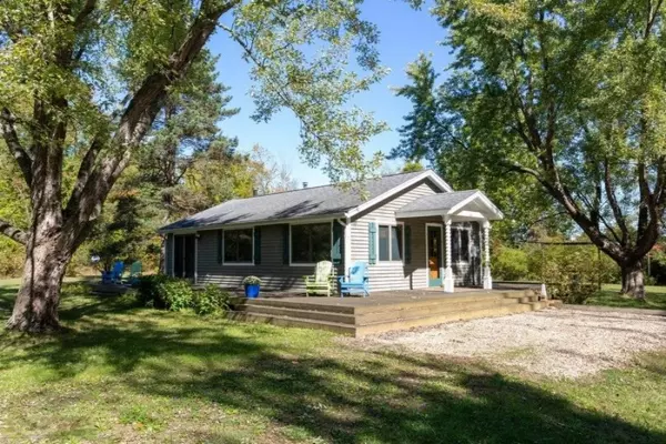 5327 Weechik Road, Sawyer, MI 49125