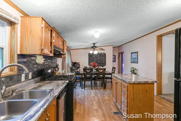 Cedar Springs, MI 49319,16075 Meddler NE Avenue