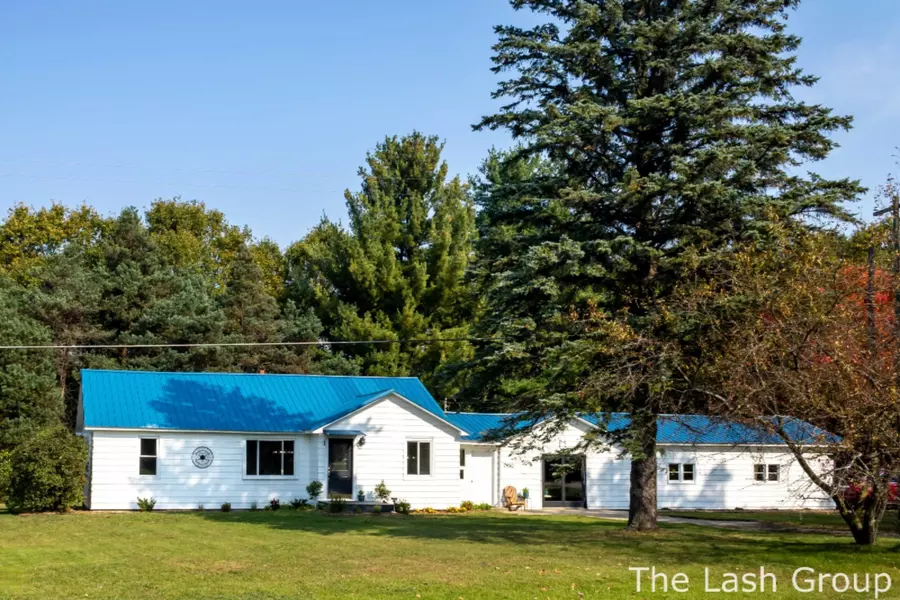 7450 W Stanton Road, Stanton, MI 48888