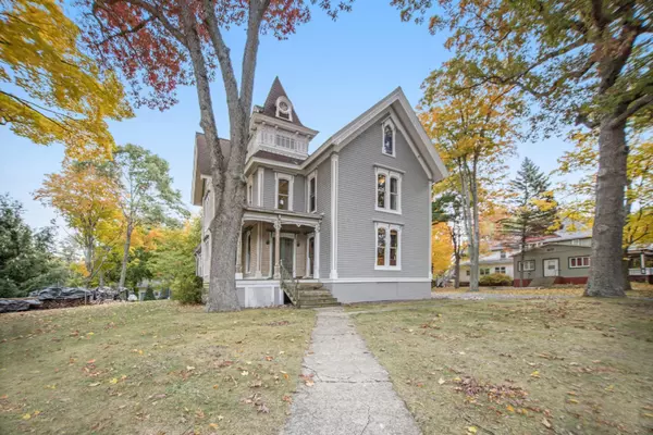 Pentwater, MI 49449,220 E Park Street